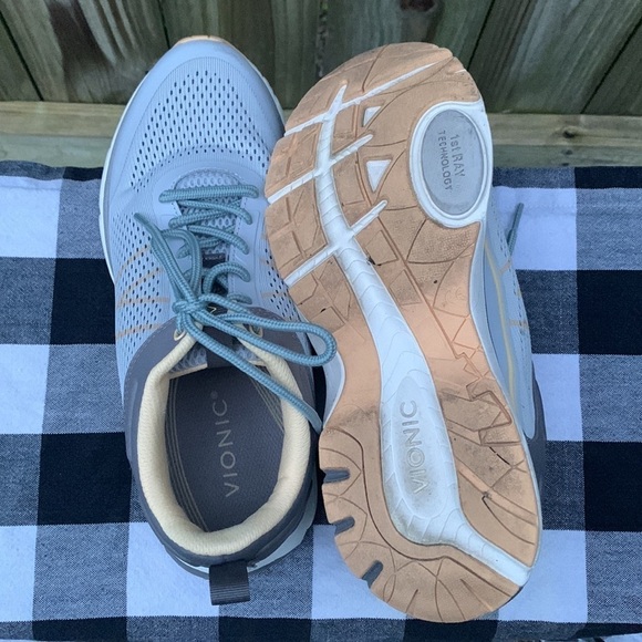 Vionic Women's Drift Vibrant Walking Sneaker, size 8.5 - Picture 6 of 7